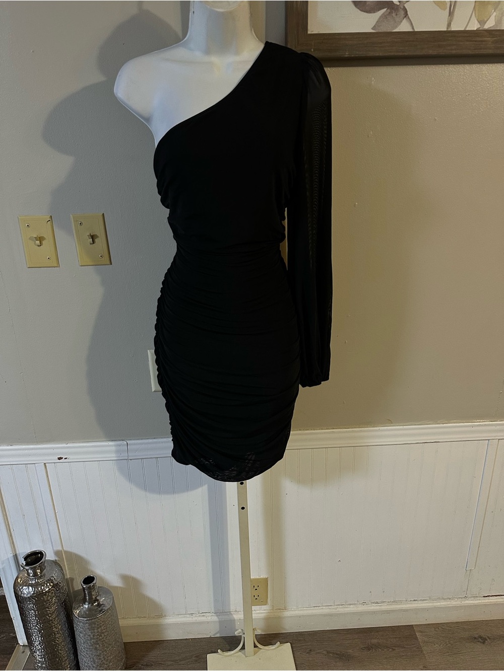 One-Shoulder Black Ruched Mini Dress - Picture 6 of 8